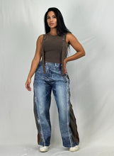 Load image into Gallery viewer, The Side Reveal Jean