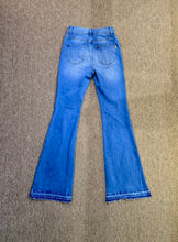 Load image into Gallery viewer, Skyline flare jeans
