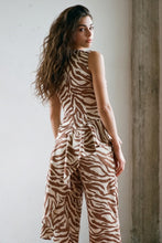 Load image into Gallery viewer, Zebra Caramel Top