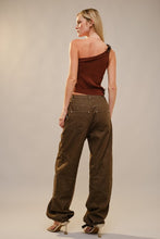 Load image into Gallery viewer, Brownline Stud Jeans