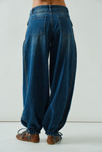 Load image into Gallery viewer, Cool Girl Jeans