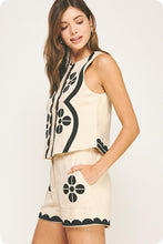 Load image into Gallery viewer, Mod Petal Short