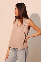 Load image into Gallery viewer, Essential Ease Top