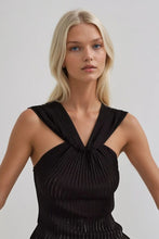 Load image into Gallery viewer, Twist Avenue Top