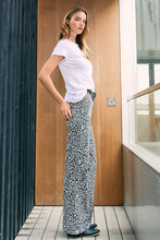 Load image into Gallery viewer, WildCore Jeans