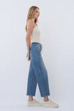 Load image into Gallery viewer, Motion Barrel Jeans