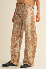 Load image into Gallery viewer, Bambi Barrel Jeans
