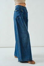 Load image into Gallery viewer, Cool Girl Jeans