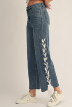 Load image into Gallery viewer, Side Story Jeans