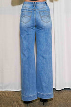 Load image into Gallery viewer, Modern Line Jeans
