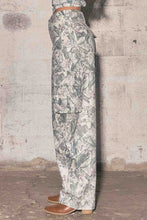 Load image into Gallery viewer, Camo Glitter Barrel