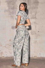 Load image into Gallery viewer, Camo Glitter Barrel