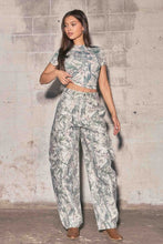 Load image into Gallery viewer, Camo Glitter Barrel