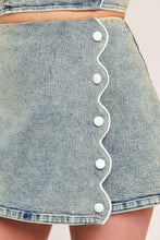 Load image into Gallery viewer, Scallop Denim Skort