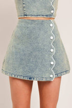 Load image into Gallery viewer, Scallop Denim Skort