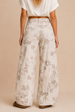 Load image into Gallery viewer, Flower Press Barrel Jeans