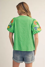 Load image into Gallery viewer, Petal Gallery Top