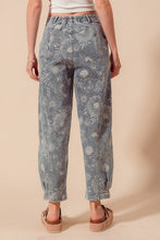 Load image into Gallery viewer, Flora Fade Denim