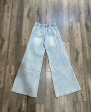 Load image into Gallery viewer, Indigo Daisy Jeans