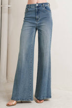 Load image into Gallery viewer, Oslo Fade Jeans