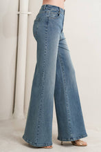 Load image into Gallery viewer, Oslo Fade Jeans