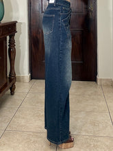 Load image into Gallery viewer, Double Take Jeans