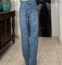 Load image into Gallery viewer, Petite Bloom Jeans