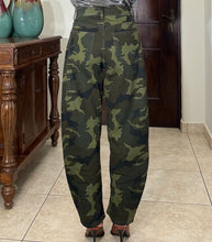 Load image into Gallery viewer, Camo Rockstar Jeans