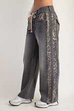 Load image into Gallery viewer, Leopard Side Jeans
