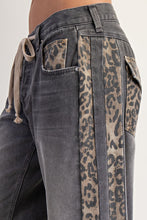 Load image into Gallery viewer, Leopard Side Jeans