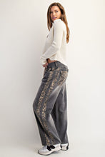 Load image into Gallery viewer, Leopard Side Jeans