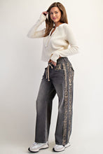 Load image into Gallery viewer, Leopard Side Jeans