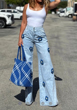 Load image into Gallery viewer, Indigo Daisy Jeans