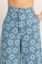 Load image into Gallery viewer, Bloomwash Wide Jeans
