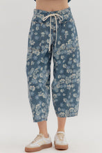 Load image into Gallery viewer, Floral Groove Barrel