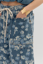 Load image into Gallery viewer, Floral Groove Barrel