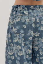 Load image into Gallery viewer, Floral Groove Barrel