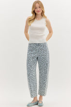 Load image into Gallery viewer, Silver Stud Rib