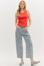 Load image into Gallery viewer, Bold Stud Rib