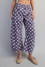 Load image into Gallery viewer, Uva Dot Barrel Jeans
