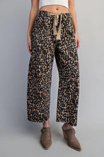 Load image into Gallery viewer, Soho Leopard Pants
