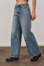 Load image into Gallery viewer, Battalion Barrel Jeans
