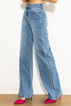 Load image into Gallery viewer, Pearl Side Stunner Jeans
