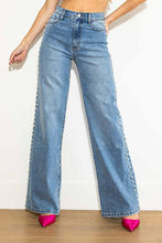 Load image into Gallery viewer, Pearl Side Stunner Jeans
