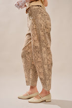 Load image into Gallery viewer, Snake Desert Barrel
