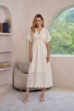 Load image into Gallery viewer, Sunny daydream eyelet maxi
