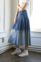 Load image into Gallery viewer, Ombre wave denim skirt
