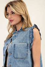 Load image into Gallery viewer, Fray Edge Vest
