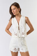 Load image into Gallery viewer, Solea Vest
