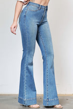 Load image into Gallery viewer, Retro Hem Jeans
